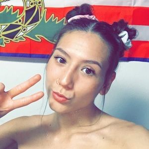 Meet your Posher, Analia